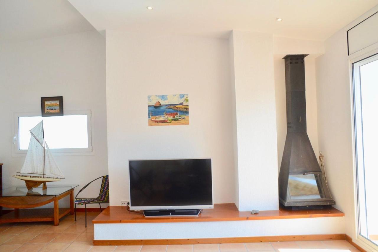 Beachfront Duplex With Terrace And Sea Views - Cadaqués Exterior foto